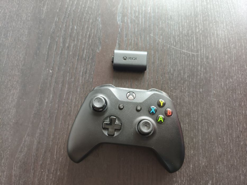 Xbox one x 1 tb + 13 jocuri