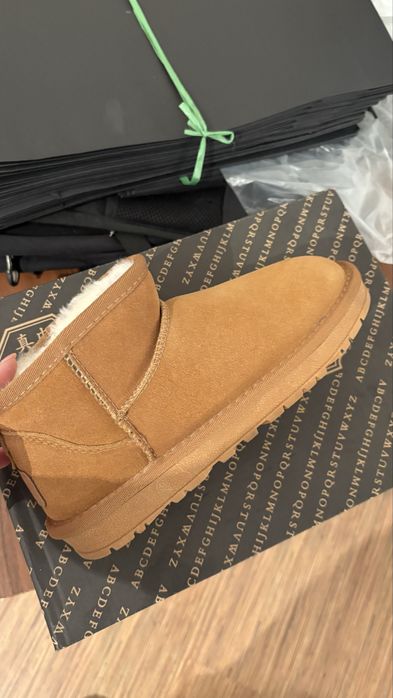 Удобные зимние угги