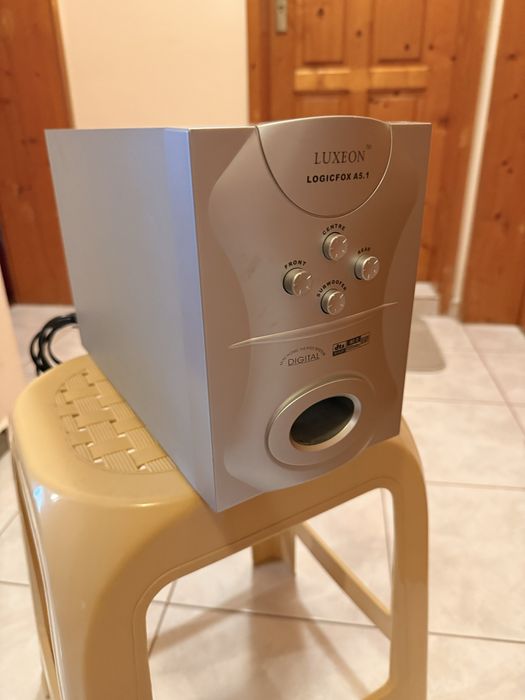 Тон колони и суббуфер Luxeon