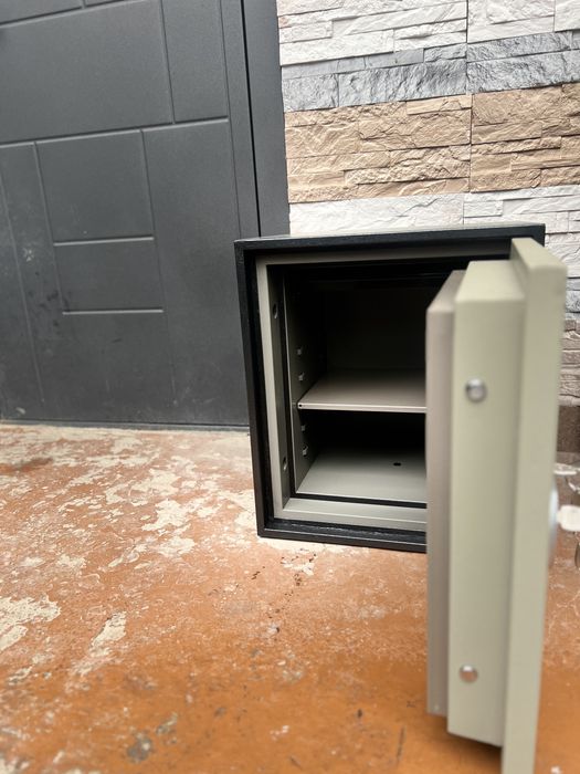 Сейф Valberg двух ключевой