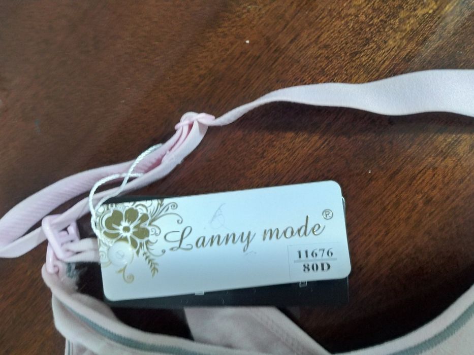 Продаю бюстгальтеры новые