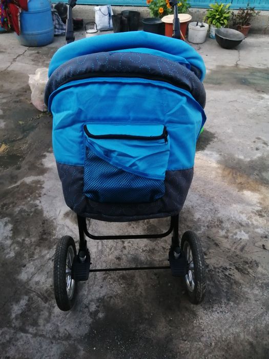 Срочно продам коляску 3в1