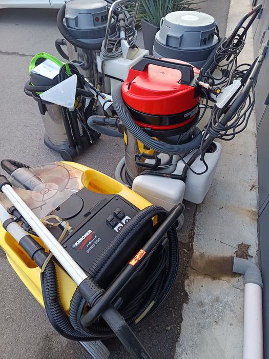 Професионална перяща прахосмукачка