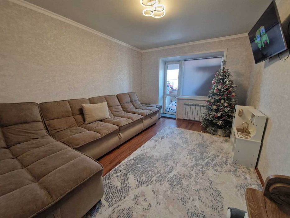 Простор как в двухкомнатной, кухня 14,2 кв.м. Киевская 7/1.