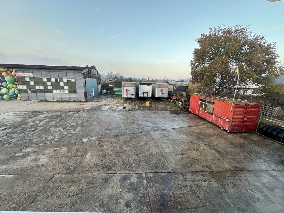 De vanzare spatiu Hala plus teren Topoloveni str. Ion Mihalache 150
