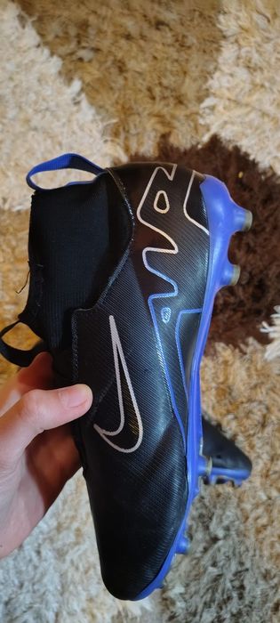 Ghete de fotbal Nike  – Performanță, stil și confort!