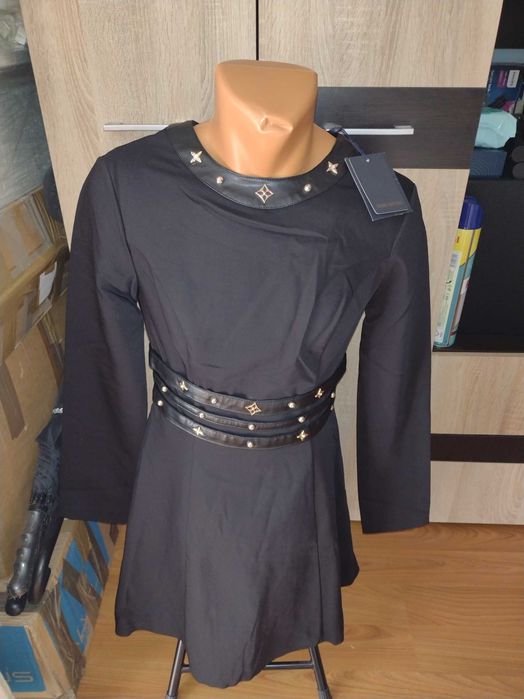 Rochie Louis Vuitton neagra maneca lunga marimea 36 sau S