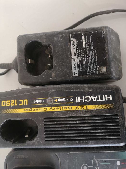 Зарядно / дни за батерии - Bosch , Makita ,Hitachi