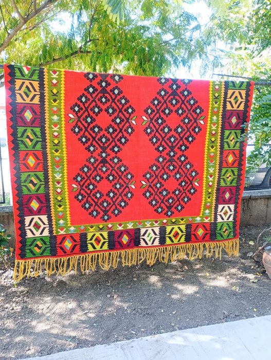 Истински персийски килими