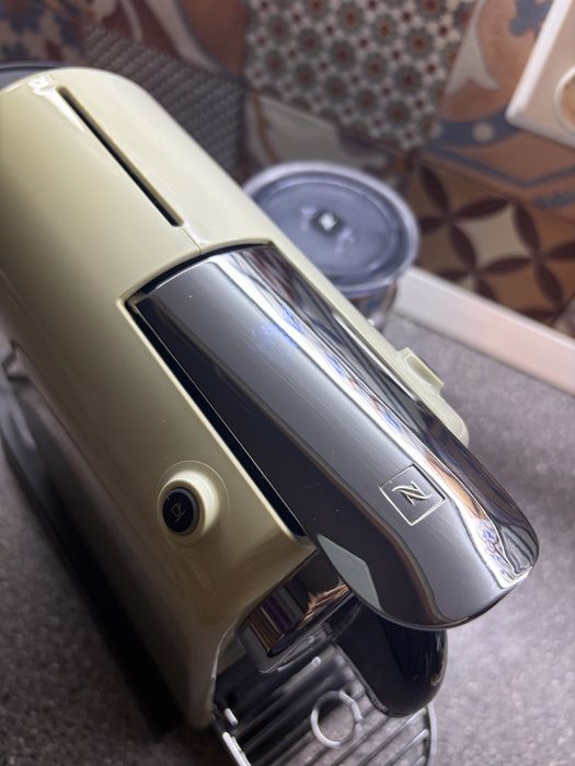 Espressor  Nespresso CitiZ&Milk  in stare foarte buna