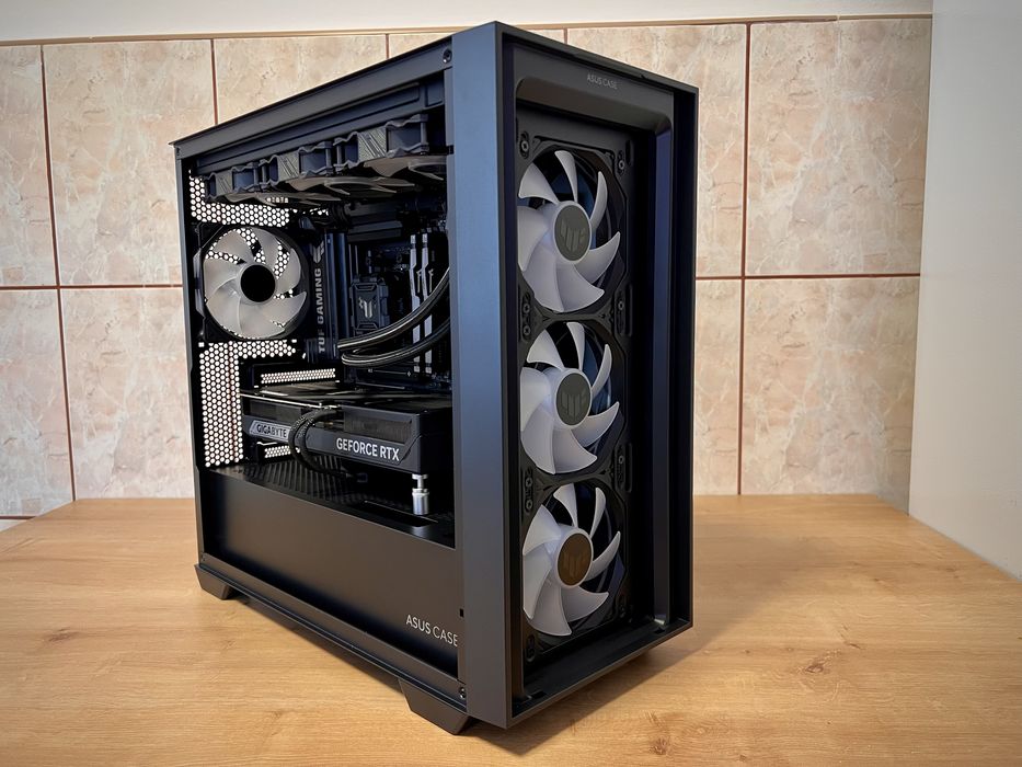 PC Gaming, Ryzen 7 9700x, RTX 5070Ti, 32GB DDR5, SSD Gen.5 Targu