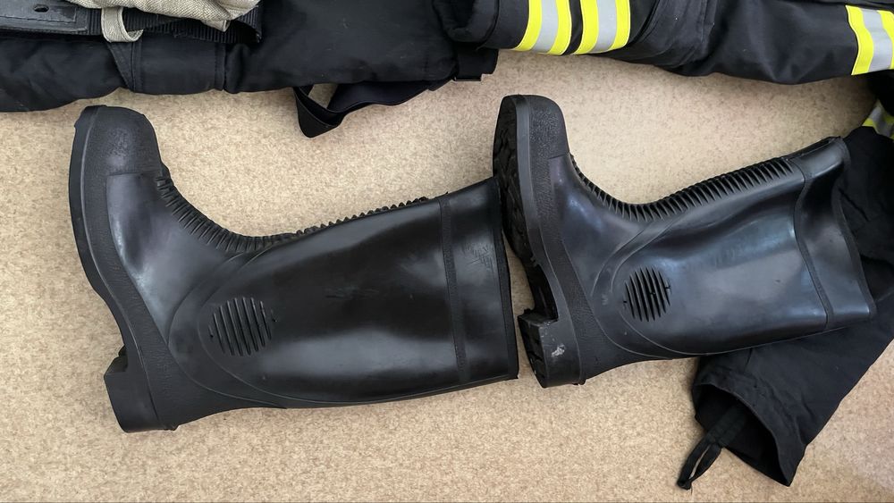 Продам боевую одежду пожарного