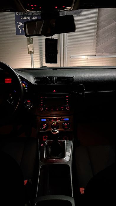 Vând  Volkswagen  pasat  b6