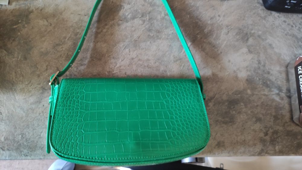 Малка Зелена чанта
