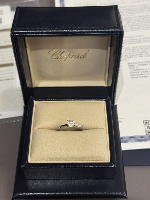 Кольцо с бриллиантом Chopard