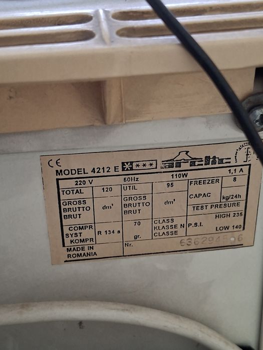 Congelator vertical Arctic 4212 E – funcțional