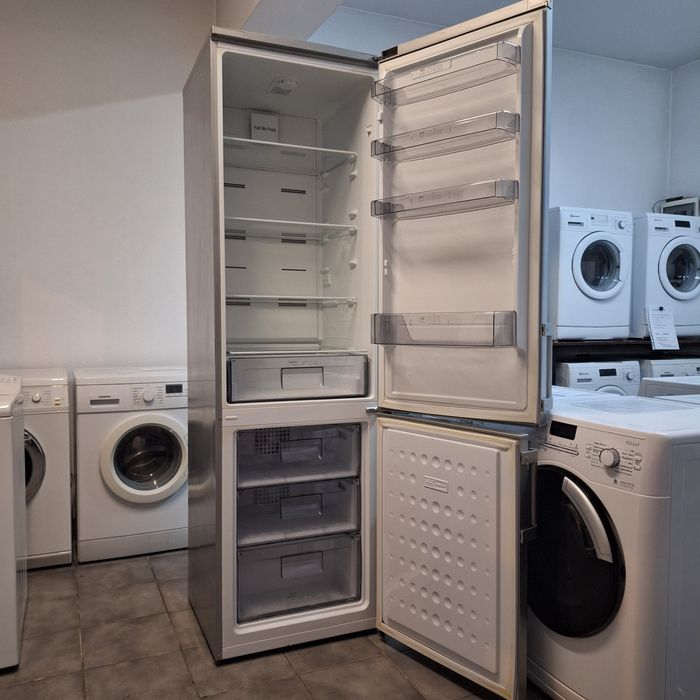 Combina frigorifică Arctic.