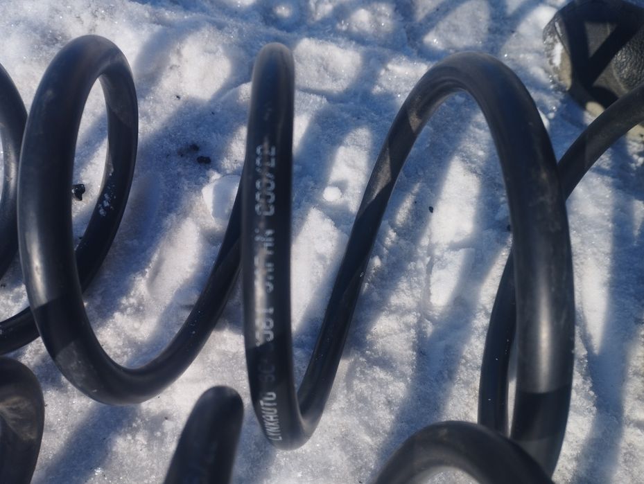 Пружины задние новые