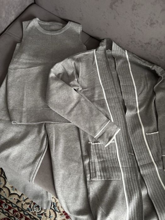 Костюм серый (новый)