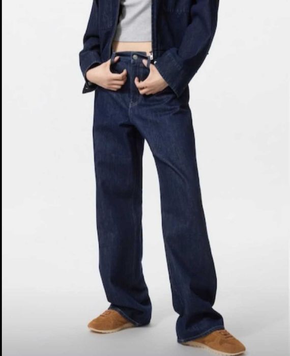 Джинсы бренда Uniqlo