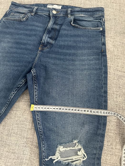 Blugi bărbați Bershka Carrot Fit