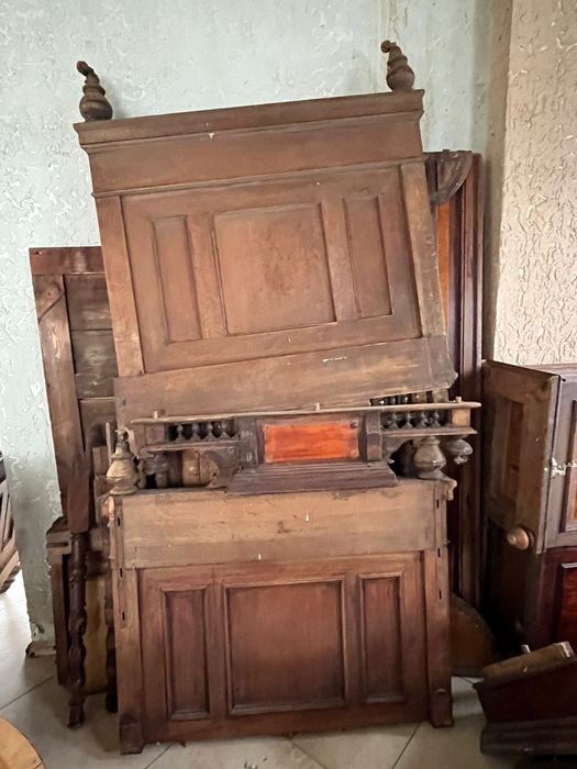 Антикварная мебель