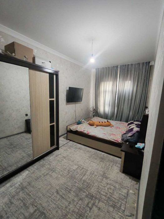 Ibin sinoda 5 xonali 2 etaj kvartira sotiladi !!