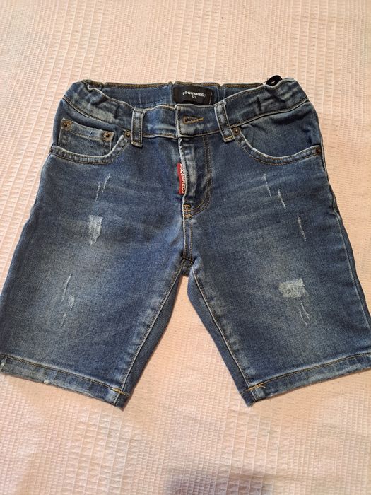 Къси дънки момче