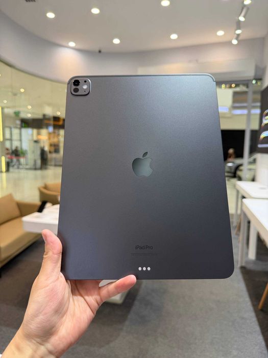 iPad Pro M4 Black 13-inch 100%
