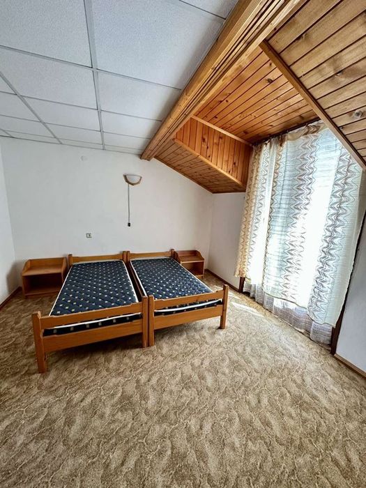 Хотел в Ловеч, област-с.Рибарица площ 457 цена 220000
