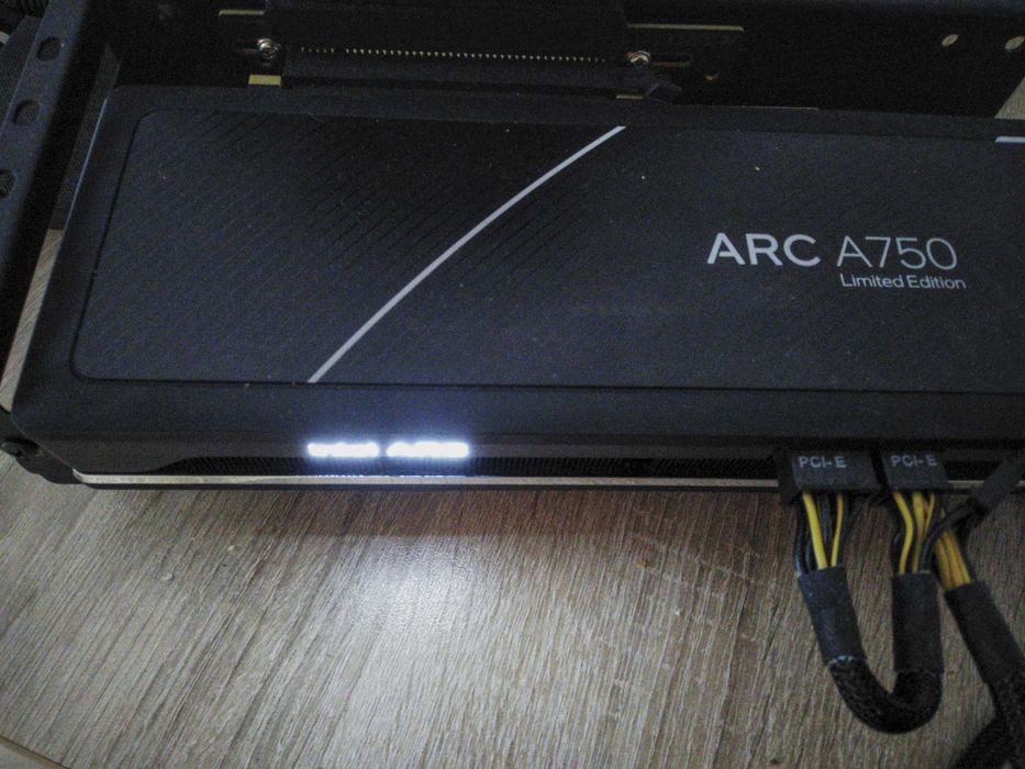 Видеокарта Intel Arc A750 8gb