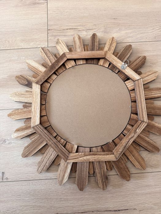 Oglinda decorativa din lemn