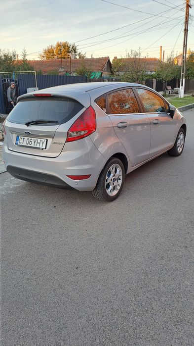 Vând ford fiesta 1,6 tdci full opțion