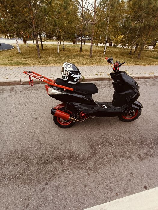 Продам мопед м8 про