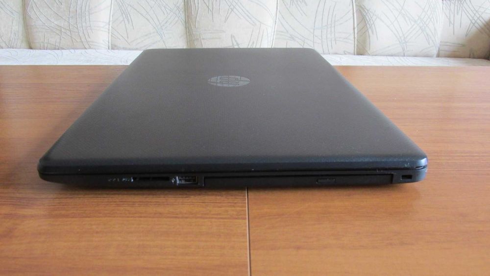 17.3 инча HP с Intel i3-7020,SSD 256 GB лаптоп