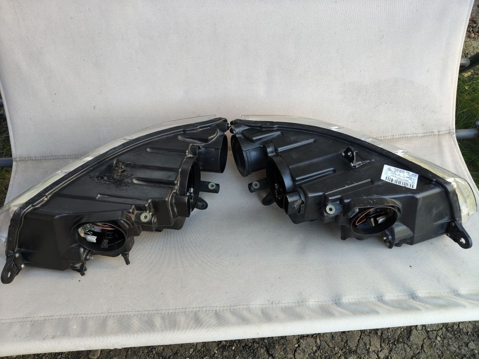 Far Faruri bi xenon adaptiv Skoda superb 2