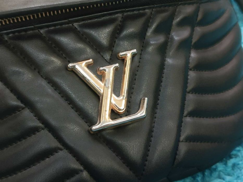 Geanta/Borseta Louis Vuitton New Wave