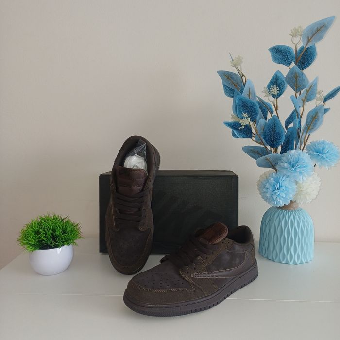 Кроссовки в LUX качестве