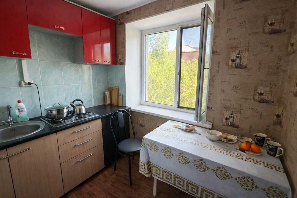 Продам 3 ком кв Центр Алишер Империя