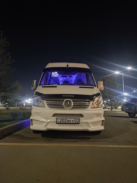 Микроавтобус  Мерседес спринтер