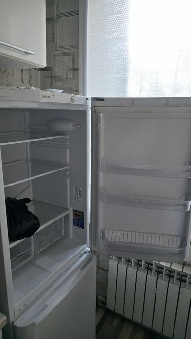 Продам холодильник Indesit