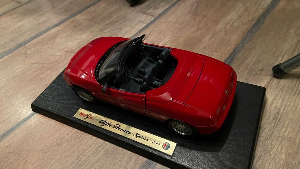 Alfa Romeo Spider Busso (GTV) 1:18