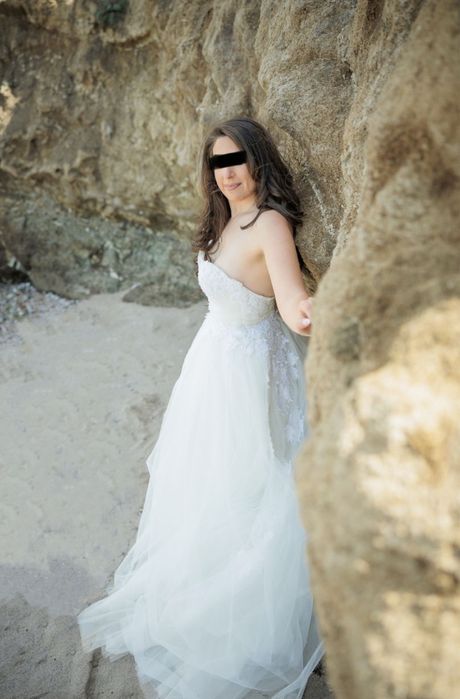 Сватбена рокля размер М с гол гръб