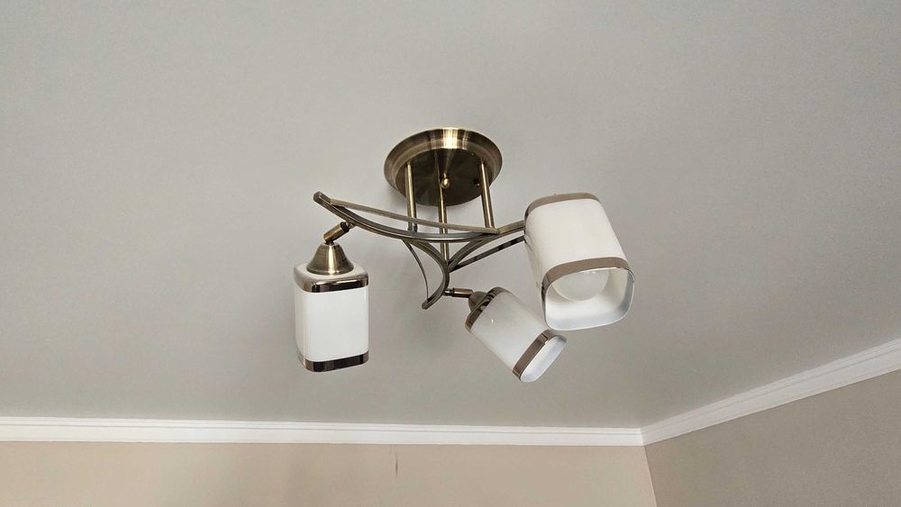 Люстры и бра б/у