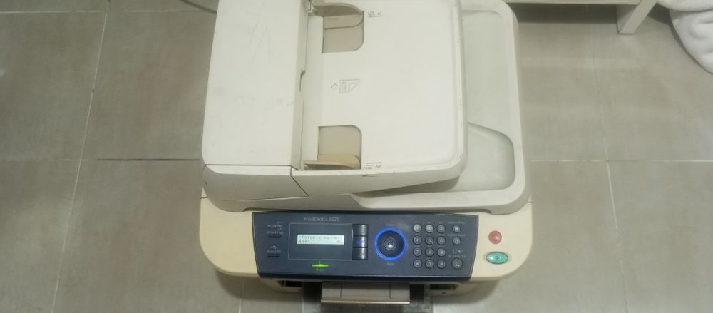 Продаю принтер щ