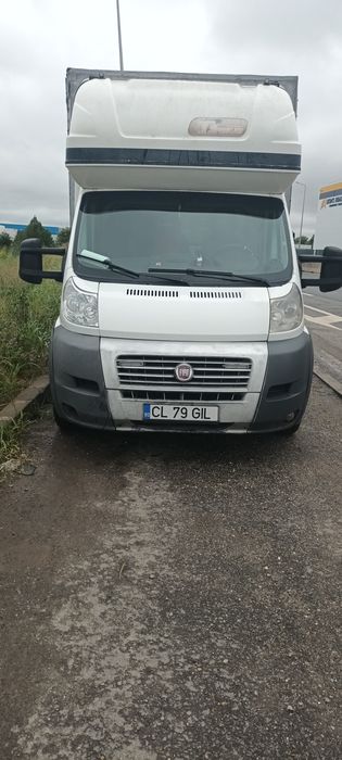 Vând autoutilitara