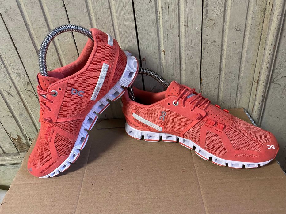 ''On Cloud''оригинални маратонки 37 номер