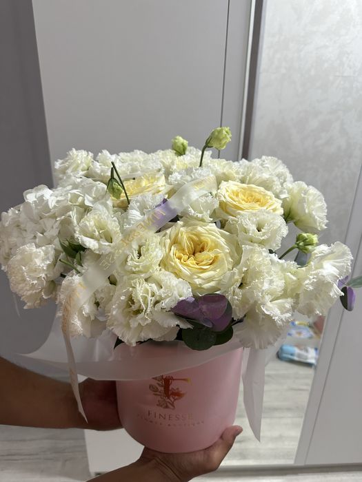 Цветы только сегодня дали вечером