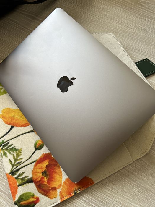 MacBook 2020 M1 + Touch ID
