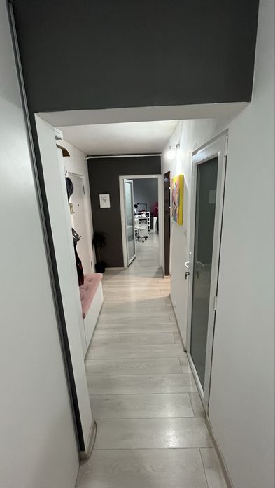 Vand apartament cu 2 camere